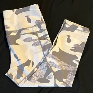 Zyia Camouflage Crop Leggings